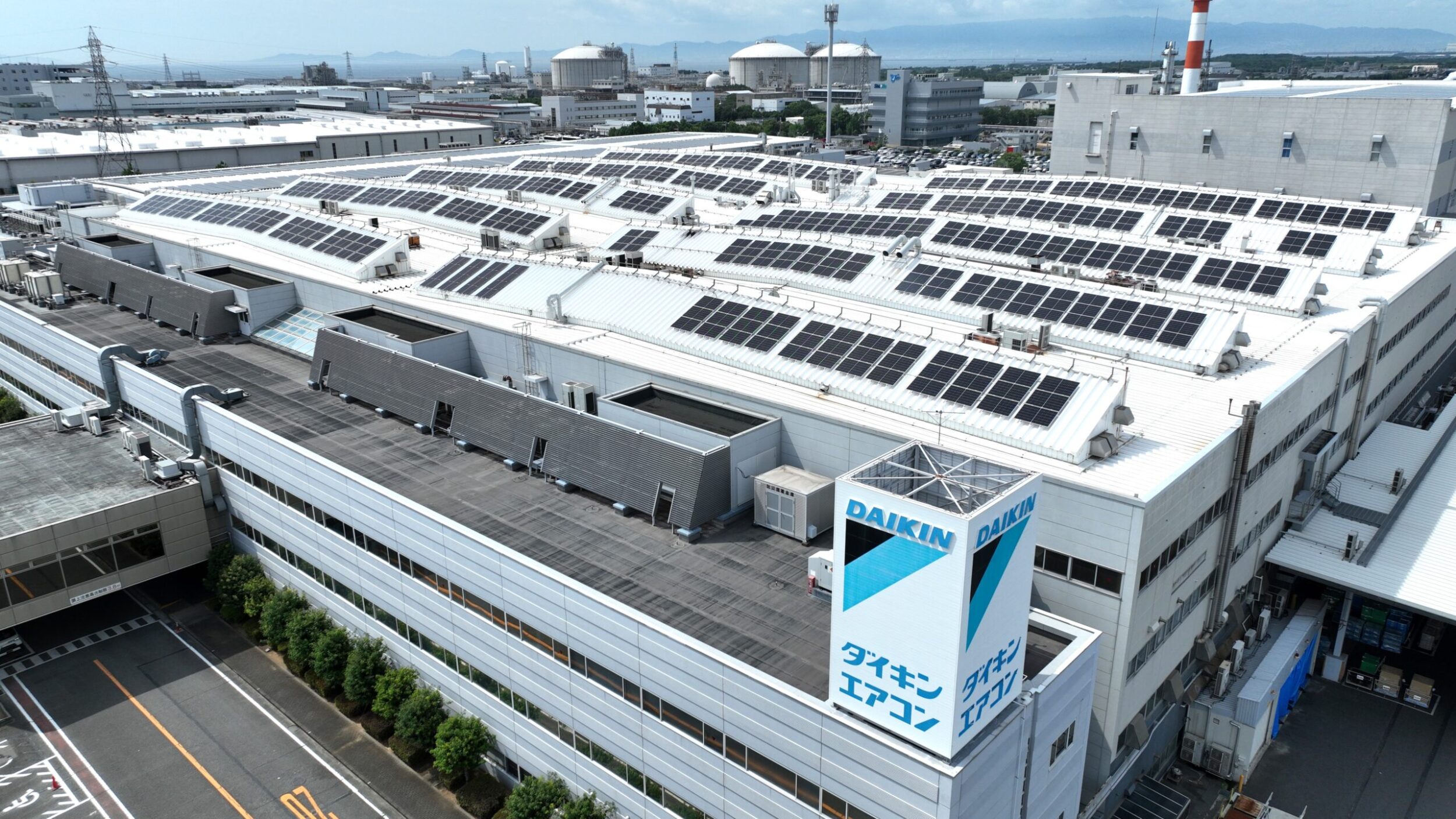 ダイキン工業株式会社様 製造工場（653kW） - YKエンジニアリング株式会社